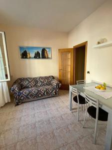 Χώρος καθιστικού στο Appartamento 10 m dal mare Casa da zia Lena Maiori