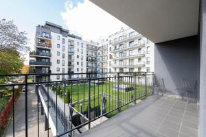 Μπαλκόνι ή βεράντα στο Luxury in City -8- Free Parking