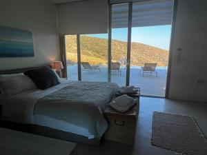 Fotografia z galérie ubytovania Private 4 Br Luxury Peaceful Mylo Villa W 2 Pools Close to Mylpotas Beach v destinácii Mylopotas