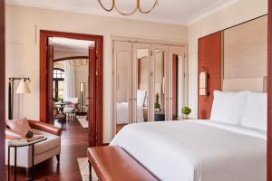 Postel nebo postele na pokoji v ubytování Four Seasons Hotel Istanbul at Sultanahmet