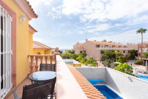 Bazén v ubytování LUXURY VILLA WITH PRIVATE POOL WITH AIRCON,Playa del Duque nebo v jeho okolí
