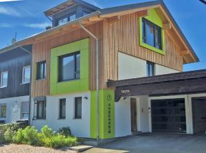 Το κτήριο όπου στεγάζεται  η παραθεριστική κατοικία