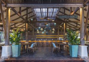 Cape Panwa Hotel Phuket餐厅或其他用餐的地方