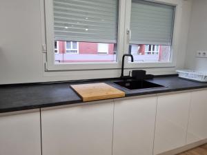 Kuchnia lub aneks kuchenny w obiekcie C01A01 Apartamento Moderno con vistas al mar