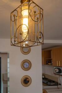 Kuchyň nebo kuchyňský kout v ubytování Athi Luxury Suites