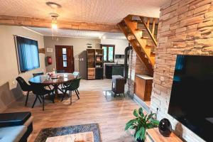 TV a/nebo společenská místnost v ubytování Holiday Home Cindric Gaj