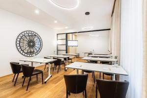 Posedenie v ubytovaní HiLight Suites Hotel