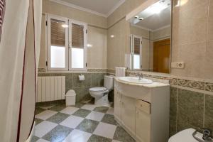 Koupelna v ubytování CASA LA TERCIA + 14 fotografií