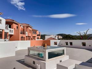 Der Swimmingpool an oder in der Nähe von Nisea Hotel Samos