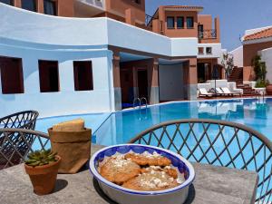 Der Swimmingpool an oder in der Nähe von Nisea Hotel Samos