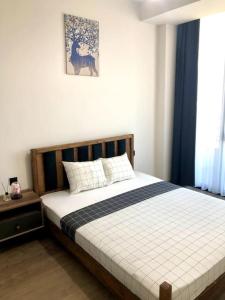 Een bed of bedden in een kamer bij Secured Lux 1 + 1 apartment - Gym, Sauna & Parking (271)