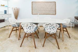 Część wypoczynkowa w obiekcie Cozy 2 bedroom corner apartment in Puerto Banus with a Stunning Terrace
