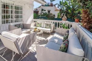Część wypoczynkowa w obiekcie Cozy 2 bedroom corner apartment in Puerto Banus with a Stunning Terrace