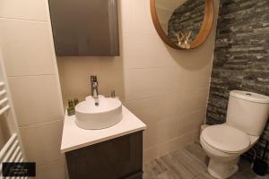 Koupelna v ubytování Nice 2 bed house, office, Wi-Fi, free parking