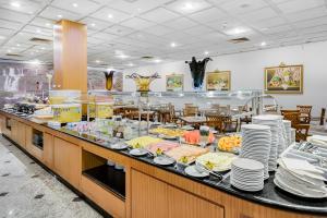 Comida no hotel ou em algum lugar perto