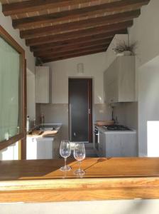 Η κουζίνα ή μικρή κουζίνα στο Casa Jacopo deliziosa villa con giardino