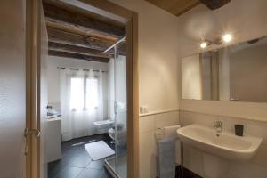 A bathroom at Residenza Tiziano