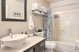 Vannituba majutusasutuses Luxe Gilbert Oasis - Close to Spring Training