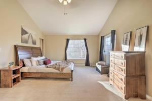 Gallery image of Spacious and Private Home with Lazy Mountain View in Palmer