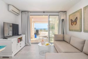 Televisyen dan/atau pusat hiburan di Bonita stay B Rocks Nuevo, vistas, fibra, clima