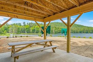 Gallery image of Cozy Condo by Tripp Lake in Warrensburg