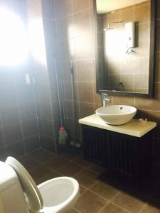 Bilik mandi di Gold Coast Morib Seaview 2 rooms Aircond Apartment