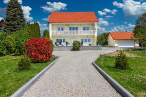 Vonkajšia záhrada v ubytovaní Apartment in Cserszegtomaj - Balaton 43108
