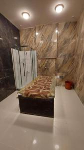 Al Salam Grand Hotel的一间浴室