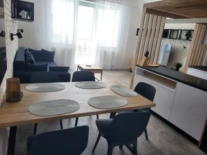 A kitchen or kitchenette at Apartmán Pekná Vyhliadka - Vila Vlasta