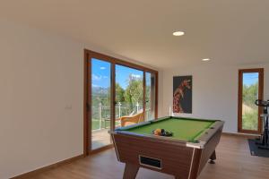 Biliár nebo kulečník v ubytování Sunset Villa Javea with private pool,tennis and padel court