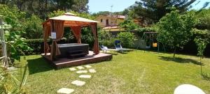 Ogród w obiekcie Casa vacanze da Cristina app B