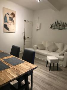 Posezení v ubytování COSY PLACE Aix-en-Provence, centre historique, WIFI Fibre Optique gratuit + 26 fotografií