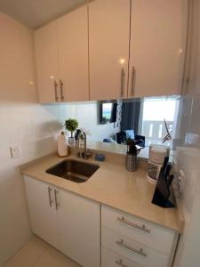 Η κουζίνα ή μικρή κουζίνα στο KASA Terrace Studio Breathtaking Ocean Views