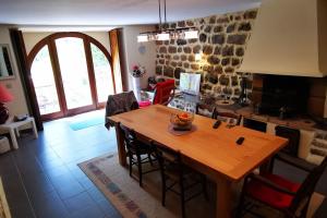 Posedenie v ubytovaní MARCOL' ANGE DEMEURE EN ARDECHE + 20 fotografií