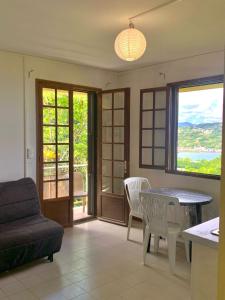 Predel za sedenje v nastanitvi Top Hill appartements et dortoir - Martinique