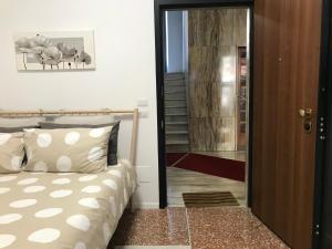 Posteľ alebo postele v izbe v ubytovaní Studio 25 apartment - near metro M3