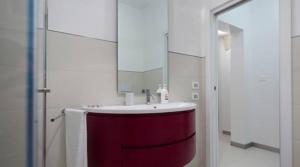 A bathroom at Rescio's Rooms