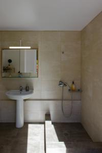 Koupelna v ubytování Artemis Riviera