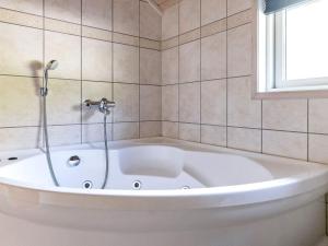 Koupelna v ubytování Holiday Home Marionsvej + 11 fotografií
