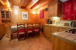 Kuchyň nebo kuchyňský kout v ubytování Jardin d'Eden 11