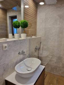 Phòng tắm tại Eminescu Premium Luxury Apartments +69 ảnh