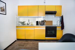 Kuchyň nebo kuchyňský kout v ubytování HejU - Luxury Aussicht - Kingsize Bed - Kitchen - Bathtub