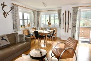 Khu vực ghế ngồi tại AlpinResort Kaprun 11 +33 ảnh