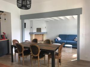 Zdjęcie z galerii obiektu Villa refaite à neuf à 200 mètres de la plage w mieście Soulac-sur-Mer