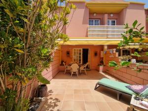 Zdjęcie z galerii obiektu Top1 Green Sea Bungalow jardin w mieście Maspalomas