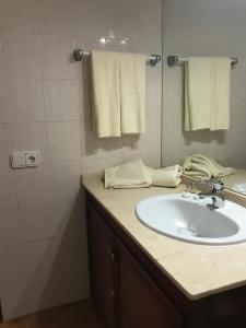 Koupelna v ubytování Royal park albatros bonito apartamento Golf del Sur