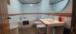 Fotografia z galérie ubytovania Casa Rural con Jacuzzi junto a Camprodon. v destinácii Abella