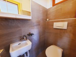 Ένα μπάνιο στο Le Fleuron - Cosy and well centered - 6 ppl