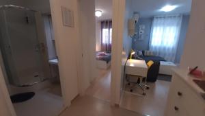 Apartment Verdi Split with free private parking space客房内的一张或多张床位