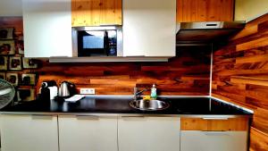 Kuchnia lub aneks kuchenny w obiekcie Boutique Apartments Vienna - Premium 3